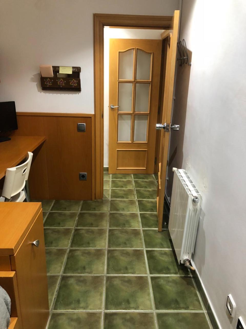 Private Rooms - Airport Сан-Бой-де-Льобрегат Экстерьер фото